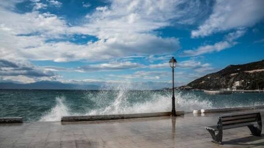 Αχαΐα: Αίθριος καιρός με ενισχυμένους ανέμους και υψηλές θερμοκρασίες 16 Αχαρνές: Άνεμος και υψηλές θερμοκρασίες