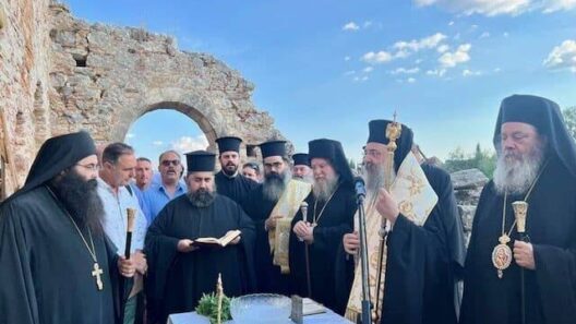 Παράκληση προς την Παναγία στην Βυζαντινή Εκκλησία της Μέντζενας 17 Παράκληση προς την Παναγία στην Βυζαντινή Εκκλησία της Μέντζενας