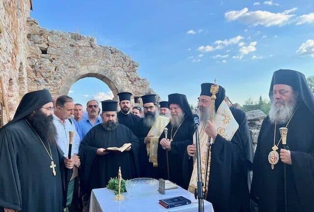 Παράκληση προς την Παναγία στην Βυζαντινή Εκκλησία της Μέντζενας