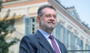 Εγκαταλείπει το κτίριο της Νομαρχίας Αχαΐας