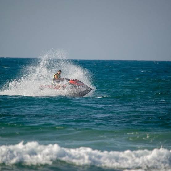 Χαλκιδική: Πέθανε ο 36χρονος που ανασύρθηκε από παραλία, που έκανε jet ski 1 Χαλκιδική: Πέθανε ο 36χρονος που ανασύρθηκε από παραλία, που έκανε jet ski