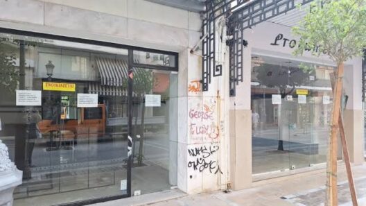 Πάτρα: Θερινές εκπτώσεις με κλειστά μαγαζιά σε κεντρικούς δρόμου, αν και «εμπορικοί»