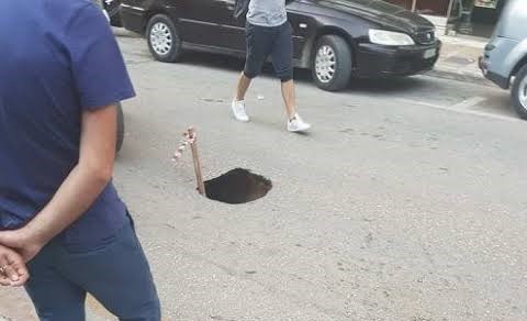 Πάτρα: Επικίνδυνη παγίδα για οδηγούς λόγω βαθιάς τρύπας στο οδόστρωμα ΦΩΤΟ
