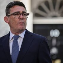 Βρετανία: Υπέρ της επιστροφής των Γλυπτών του Παρθενώνα στην Ελλάδα ο νέος πρωθυπουργός 2 Βρετανία: Υπέρ της επιστροφής των στήλων