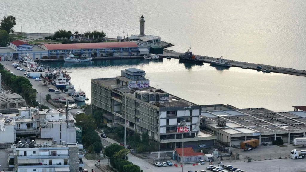 Πάτρα: Στην τελική ευθεία η τύχη του κτιρίου «φάντασμα» στο παλιό Λιμάνι - Κατεδάφιση ή επανέλεγχος; - Δήμος, Μηχανικοί, Αρχιτέκτονες στο Patrapress 10 Πάτρα: Στην τελική ευθεία η τύχη του κτιρίου «φάντασμα» στο παλιό Λιμάνι - Κατεδάφιση ή επανέλεγχος; - Δήμος, Μηχανικοί, Αρχιτέκτονες στο Patrapress