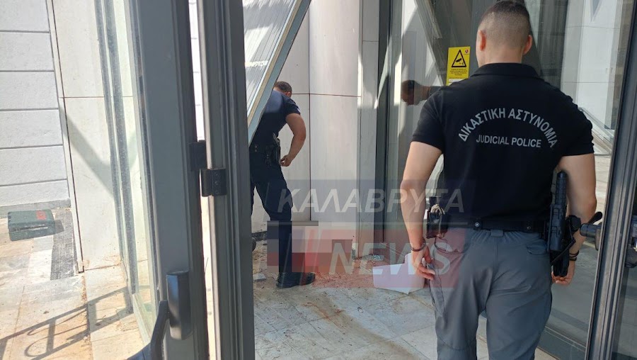 Καλάβρυτα: Σοβαρό εργατικό ατύχημα στα Δικαστήρια - Στην Πάτρα ο τραυματίας ΦΩΤΟ 6 Καλάβρυτα: Σοβαρό εργατικό ατύχημα στα Δικαστήρια - Στην Πάτρα ο τραυματίας ΦΩΤΟ