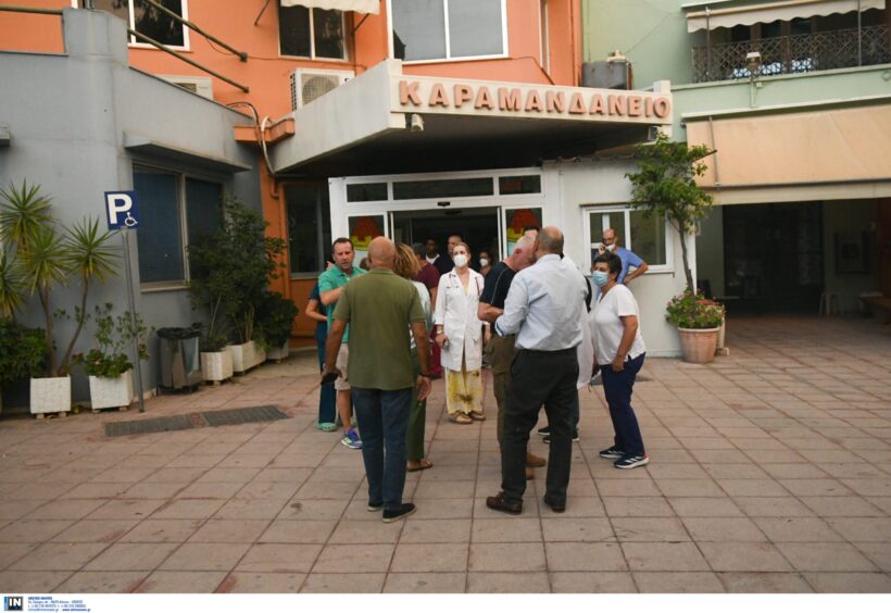 Πάτρα: Οι εργαζόμενοι του νοσοκομείου «Άγιος Ανδρέας» στην κινητοποίηση για το Καραμανδάνειο 4 Εργαζόμενοι στο νοσοκομείο Καραμανδάνειο