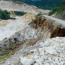 Κατολίσθηση σε χρυσωρυχείο στα νησιά του Σολομώντα - Αναφορές για νεκρούς ΦΩΤΟ 2 Καθολική εκκλησία στα νησιά Σολομόντα