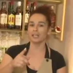 Νίκαια: Υπάλληλος ζαχαροπλαστείου έδιωξε ληστή με σφουγγαρίστρα ΒΙΝΤΕΟ
