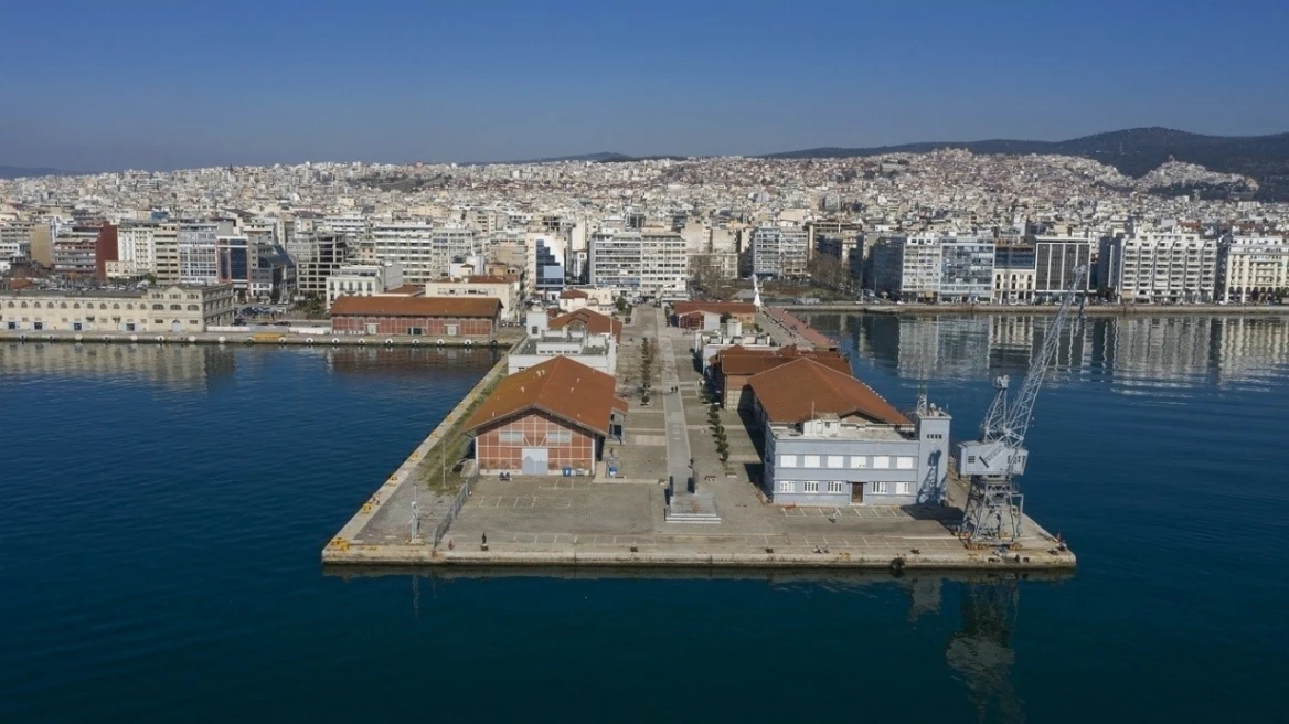 Θεσσαλονίκη: Εντοπίστηκε κέλυφος νάρκης στο λιμάνι 4 Θεσσαλονίκη: Εντοπίστηκε κέλυφος νάρκης στο λιμάνι