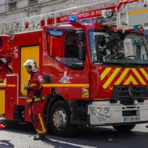 Μπορντό: Θανατηφόρα κατάσβεση πυρκαγιάς σε κτίριο ΒΙΝΤΕΟ 2 Μπορντό: Θανατηφόρα κατάσβεση πυρκαγιάς σε κτίριο ΒΙΝΤΕΟ