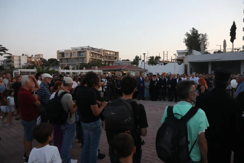 Μάτι: Τρισάγιο, πορεία στην διαδρομή της φονικής πυρκαγιάς και προσκλητήριο νεκρών ΦΩΤΟ
