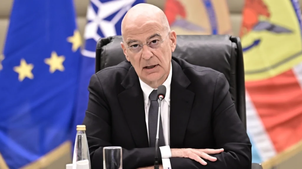 Δένδιας: Βαθύτατη θλίψη για τους δύο πυροσβέστες που έχασαν τη ζωή τους εν ώρα καθήκοντος