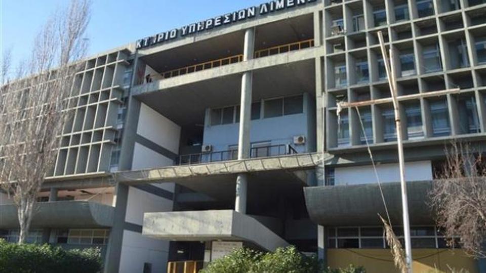 Πάτρα: Ο Πελετίδης ζητά από την Μενδώνη να επισπεύσει τις διαδικασίες κατεδάφισης του παλαιού Λιμεναρχείου»