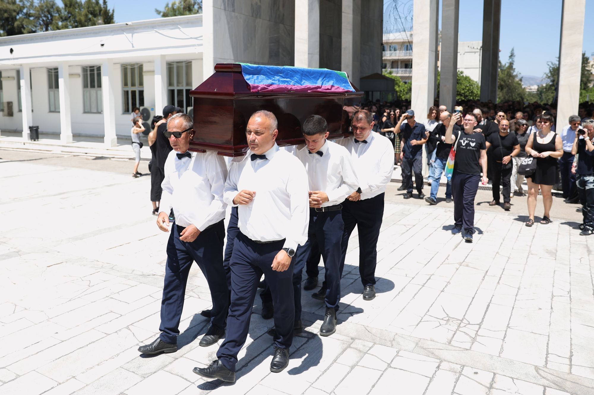 Πάολα Ρεβενιώτη: Ρίγη συγκίνησης στο τελευταίο «αντίο» ΦΩΤΟ
