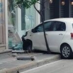 Πάτρα: Αυτοκίνητο «πάρκαρε» σε βιτρίνα καταστήματος ΦΩΤΟ