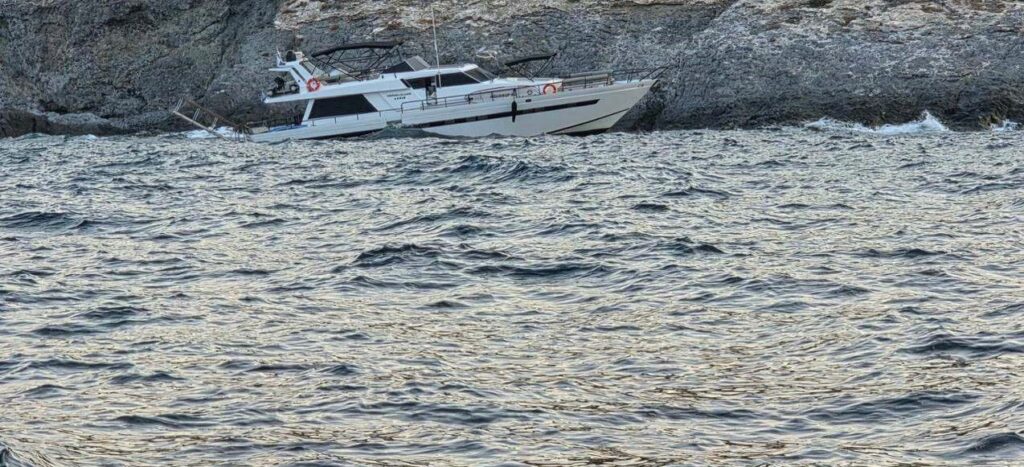 ΠΕΠΙΕΘ: Ο Γιώργος Βάλλης για τις προσαράξεις σκαφών σε Αίγινα και Αντίπαρο 6 ΠΕΠΙΕΘ: Ο Γιώργος Βάλλης για τις προσαράξεις σκαφών σε Αίγινα και Αντίπαρο