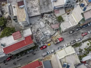 Πετραλώνων