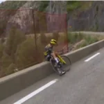 Γαλλία: Ποδηλάτης στο Tour de France λίγο έλειψε να φύγει στον γκρεμό ΒΙΝΤΕΟ