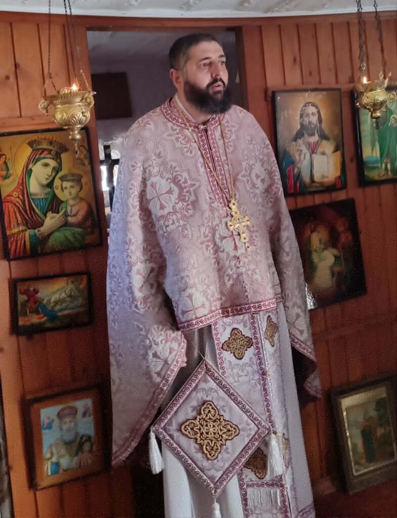Θεία Λειτουργία στον Προφήτη Ηλία του Μεγάλου Ποντιά ΦΩΤΟ 8 Θεία Λειτουργία στον Προφήτη Ηλία του Μεγάλου Ποντιά ΦΩΤΟ