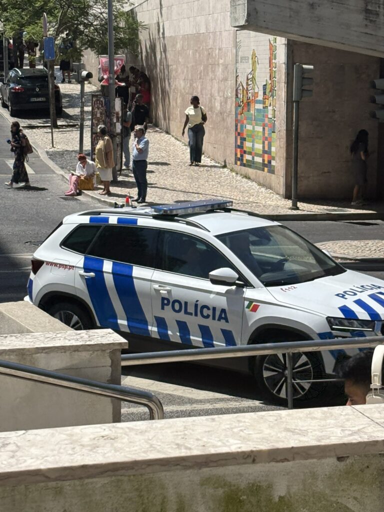 Πορτογαλία: Λεωφορείο «θέρισε» κόσμο σε στάση ΦΩΤΟ - ΒΙΝΤΕΟ 7 Πορτογαλία: Λεωφορείο «θέρισε» κόσμο σε στάση ΦΩΤΟ - ΒΙΝΤΕΟ