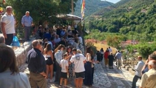Κατάνυξη και παραδοσιακό γλέντι στον εορτασμό της Αγίας Παρασκευής Πριολίθου ΒΙΝΤΕΟ