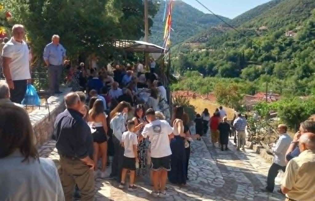 Κατάνυξη και παραδοσιακό γλέντι στον εορτασμό της Αγίας Παρασκευής Πριολίθου ΒΙΝΤΕΟ