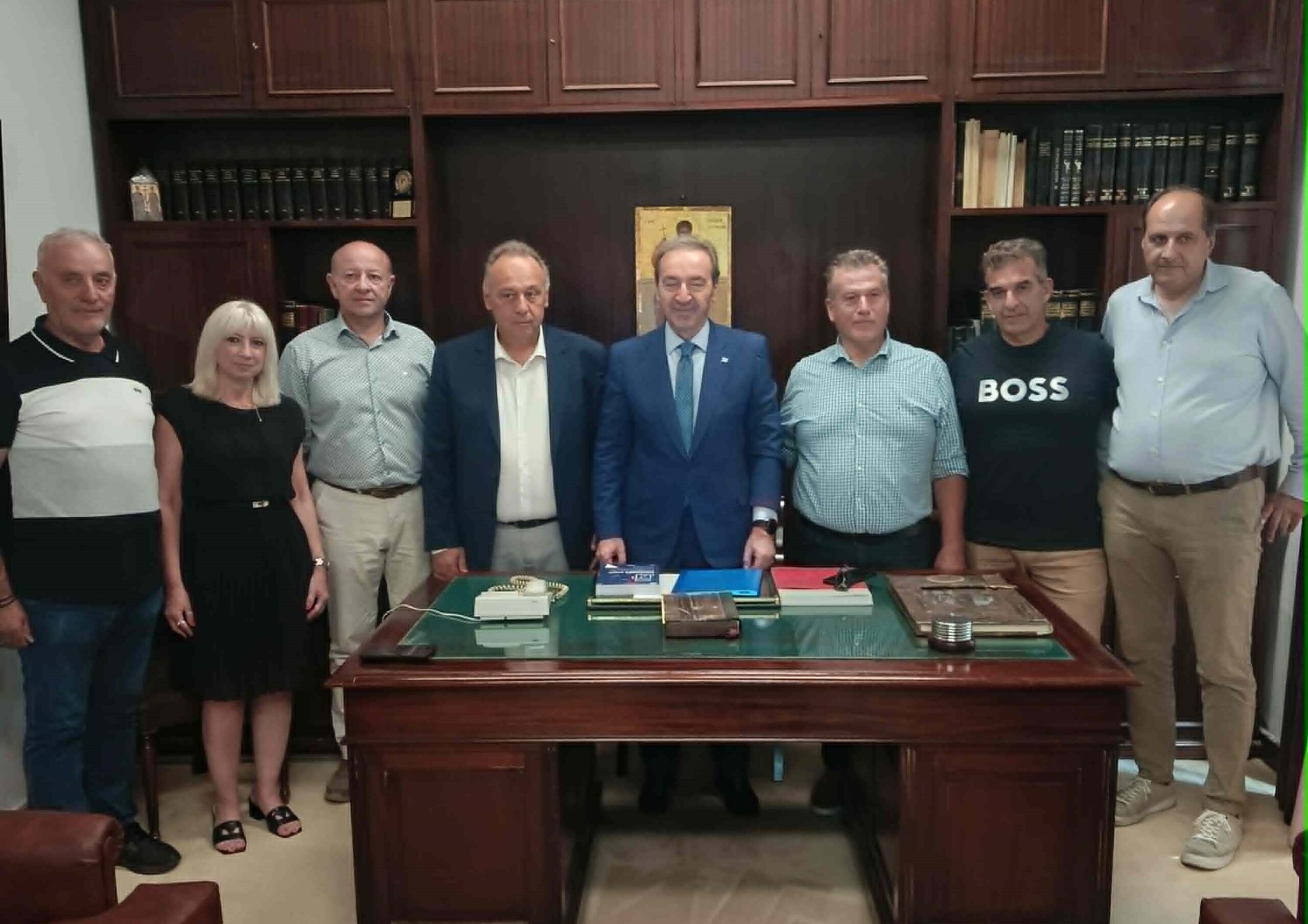 Πάτρα: Στους εμπόρους ο υφυπουργός Δικαιοσύνης Ιωάννης Μπούγας για ζητήματα της αγοράς ΦΩΤΟ 1 Πάτρα: Στους εμπόρους ο υφυπουργός Δικαιοσύνης Ιωάννης Μπούγας για ζητήματα της αγοράς ΦΩΤΟ