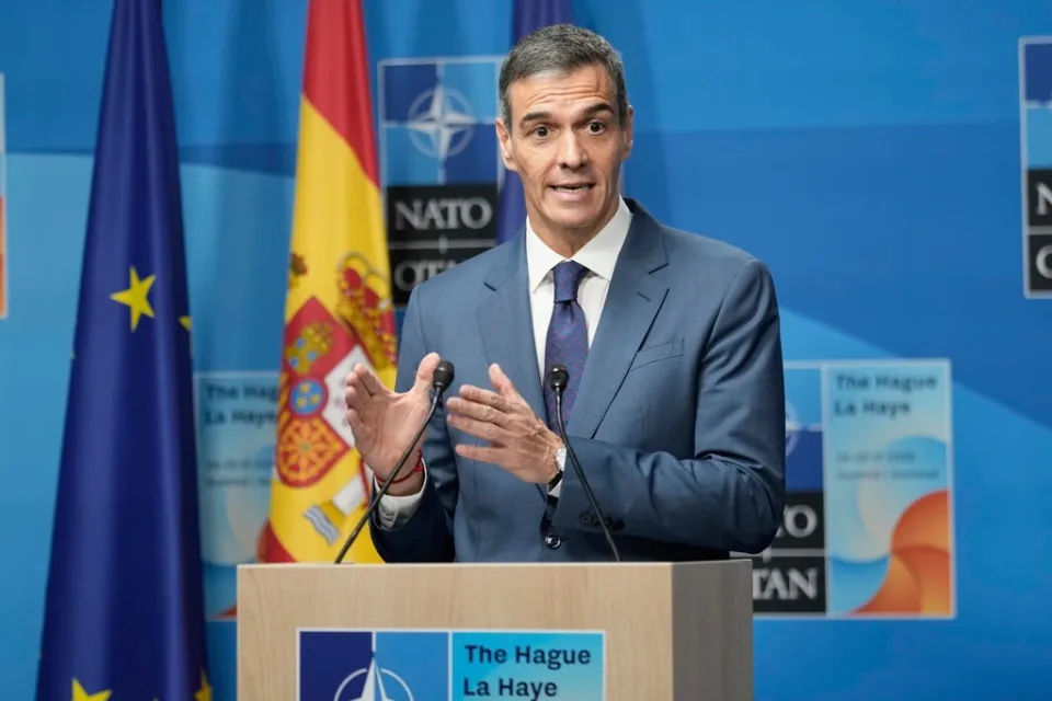 Ισπανία: Μάχη με τις φωτιές γύρω από Μαδρίτη και Βαλένθια – Η έκκληση Σάντσεθ
