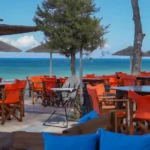 «Κατέλαβε» τον αιγιαλό και συνελήφθη υπεύθυνη καταστήματος στην Ηλεία