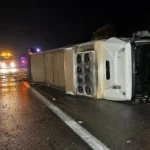 Φορτηγό με κοτόπουλα ανετράπη στην Ιόνια Οδό