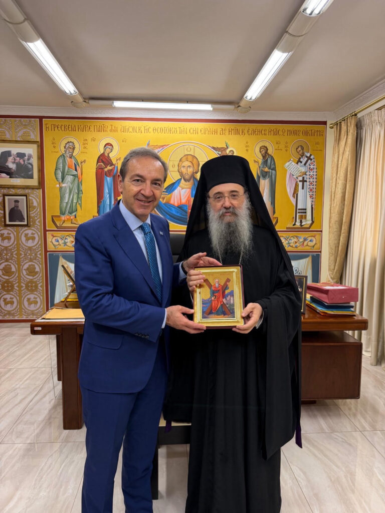 Πάτρα: Ο υφυπουργός Δικαιοσύνης Ιωάννης Μπούγας στον Μητροπολίτη, με τις ευλογίες του Αγίου Ανδρέα