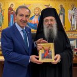 Πάτρα: Ο υφυπουργός Δικαιοσύνης Ιωάννης Μπούγας στον Μητροπολίτη, με τις ευλογίες του Αγίου Ανδρέα