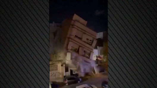 Βαλένθια: Κατέρρευσε τριώροφη πολυκατοικία ΒΙΝΤΕΟ 12 Βαλένθια: Κατέρρευσε τριώροφη πολυκατοικία ΒΙΝΤΕΟ