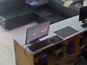Ινδονησία: Ισχυρός σεισμός υπό τον φόβο για τσουνάμι ΒΙΝΤΕΟ