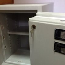 Πάτρα: Μπήκαν σε σπίτι, χτύπησαν τον ιδιοκτήτη και «σήκωσαν» το χρηματοκιβώτιο με 45.000 ευρώ 1 Χρηματικό με 45.000 ευρώ