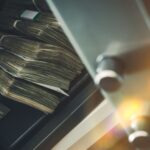 Πάτρα: Προσαγωγές για ληστεία με κλοπή χρηματοκιβωτίου από σπίτι