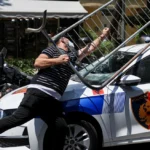 Τίρανα: Άγρια επεισόδια με τραυματίες έξω από τη Βουλή ΦΩΤΟ