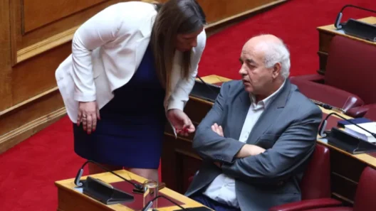 Αχαΐα: Ο βουλευτής του ΚΚΕ Νίκος Καραθανασόπουλος σε μεγάλο καυγά με την Ζωή Κωνσταντοπούλου