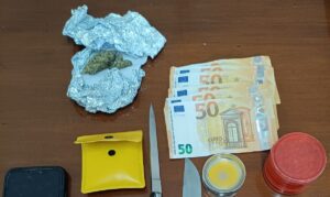 Αμφιλοχία: Βρήκαν ακατέργαστη κάνναβη σε αστυνομικό έλεγχο