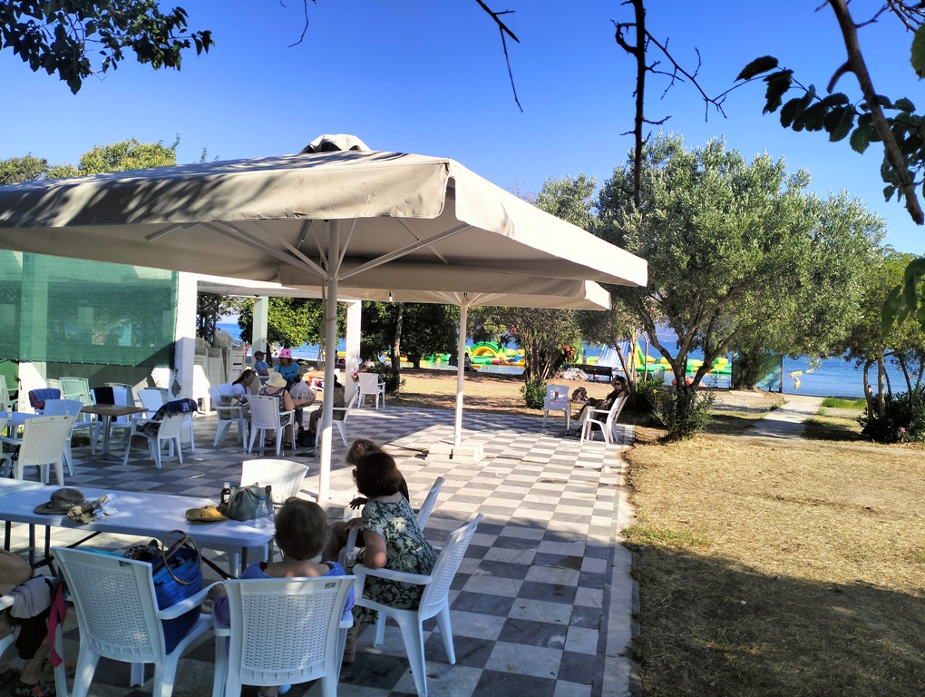 Σε λειτουργία το Θερινό Στέκι μελών ΚΑΠΗ του Δήμου Πατρέων ΦΩΤΟ