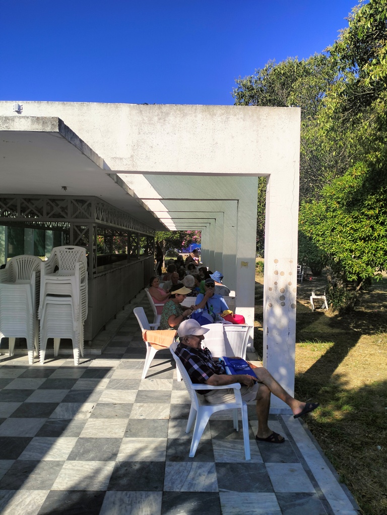 Σε λειτουργία το Θερινό Στέκι μελών ΚΑΠΗ του Δήμου Πατρέων ΦΩΤΟ