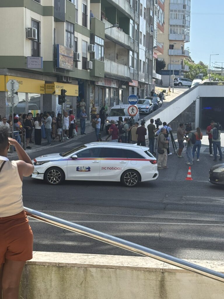 Πορτογαλία: Λεωφορείο «θέρισε» κόσμο σε στάση ΦΩΤΟ - ΒΙΝΤΕΟ 5 Πορτογαλία: Λεωφορείο «θέρισε» κόσμο σε στάση ΦΩΤΟ - ΒΙΝΤΕΟ