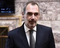 Η Πατρίδα αποχαιρετά τρεις ήρωες