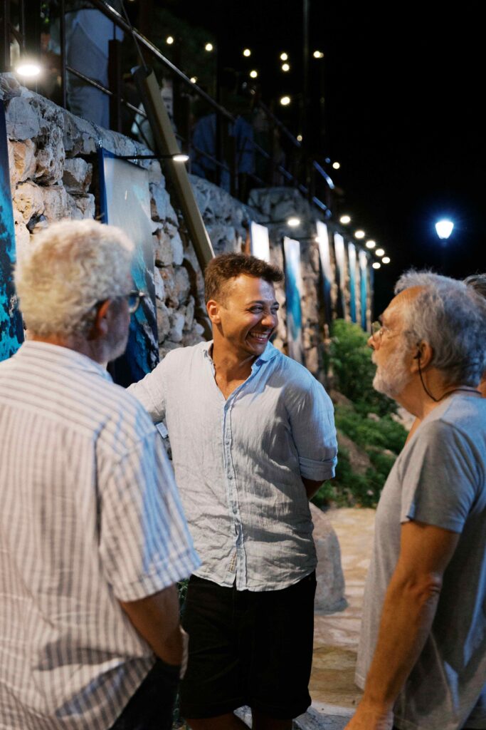 Η Εκθεση φωτογραφίας του Πατρινού Κωνσταντίνου Λιόπετα ΦΩΤΟ