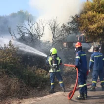 Σαλαμίνα: Ξεκίνησε η έρευνα για τα αίτια της φονικής πυρκαγιάς