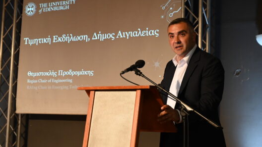 Τιμήθηκε από τον Δήμο Αιγιαλείας ο Αιγιώτης επιστήμονας Θέμης Προδρομάκης ΦΩΤΟ