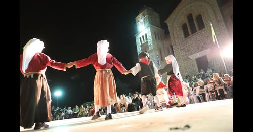 Εντυπωσίασε το Χορευτικό Τμήμα στο Σκεπαστό Καλαβρύτων ΒΙΝΤΕΟ