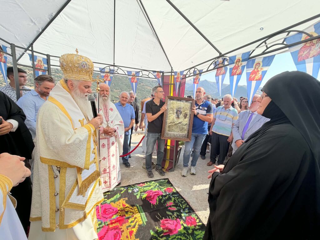 Αχαΐα: Τα άλογα προσκύνησαν και υποκλίθηκαν στην Παναγιά Μακελλαριά - Ξεχωριστό περιστατικό προκάλεσε συγκίνηση και θαυμασμό ΦΩΤΟ