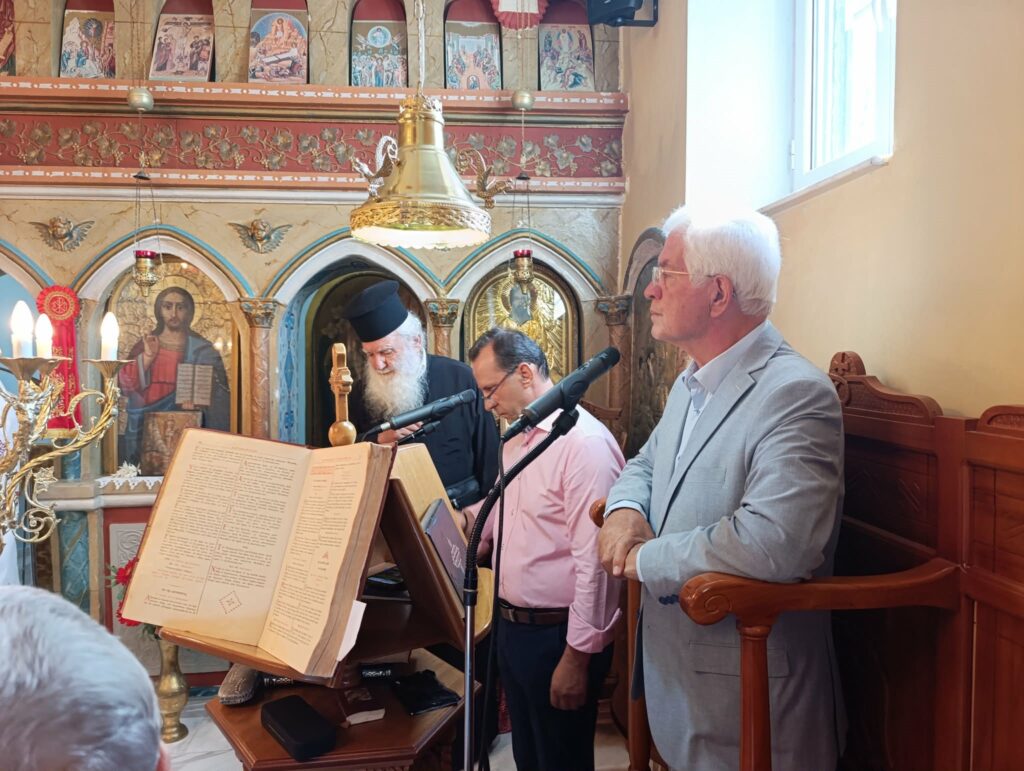 Θεία Λειτουργία για να τιμήσουν την Παναγία στον Μικρό Ποντιά Καλαβρύτων ΦΩΤΟ 6 Θεία Λειτουργία για να τιμήσουν την Παναγία στον Μικρό Ποντιά Καλαβρύτων ΦΩΤΟ
